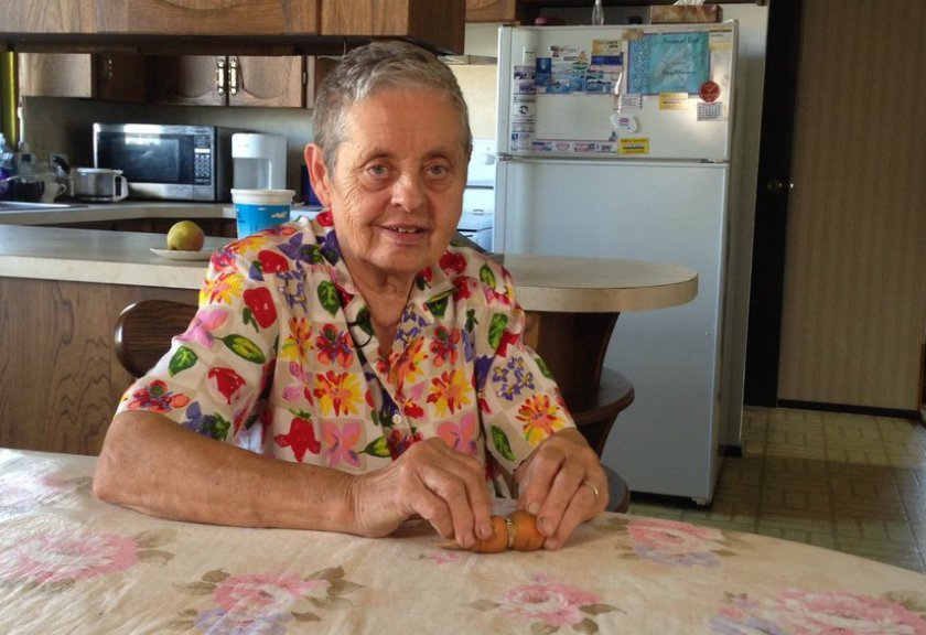  Hilang 50 Tahun, Cincin Tunangan Nenek Ini Tertanam di Wortel 