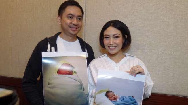 Beberapa Jam Sebelum Melahirkan, Ayu Dewi Khatam Al-Quran Beberapa Jam Sebelum Melahirkan, Ayu Dewi Khatam Al-Quran