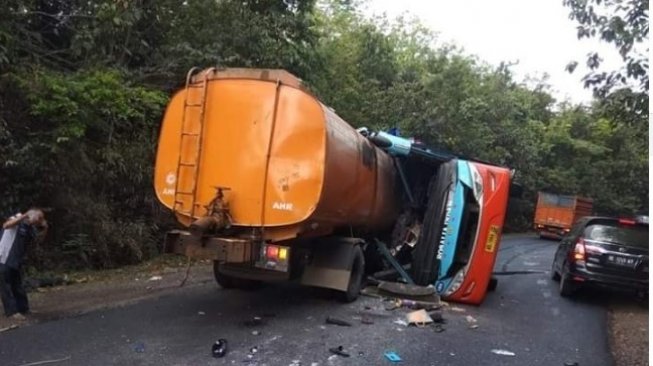 Ini Identitas Korban Tewas Kecelakaan Bus Rosalia Indah di Lampung Ini Identitas Korban Tewas Kecelakaan Bus Rosalia Indah di Lampung