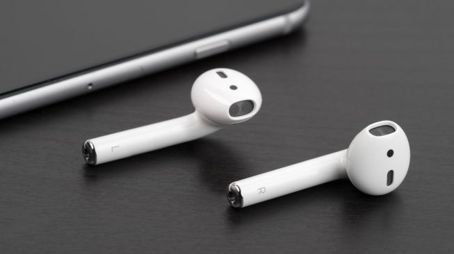 Jadi Bahan Ejekan, Ternyata Apple AirPods Malah Laris Manis