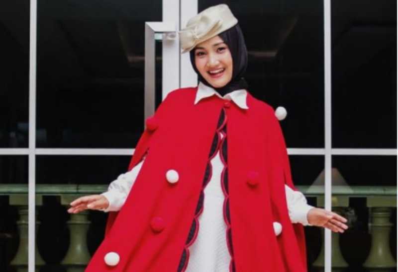 Gaya Busana MakinCiamik, Fatin Shidqia Disebut Mirip Boneka Gaya Busana MakinCiamik, Fatin Shidqia Disebut Mirip Boneka