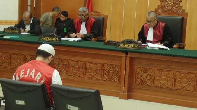 Ridho Rhoma Jalani Sidang Putusan Hari Ini Ridho Rhoma Jalani Sidang Putusan Hari Ini