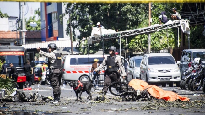 Puji Kuswati Ajak 2 Putrinya Bom Gereja Pantekosta Surabaya