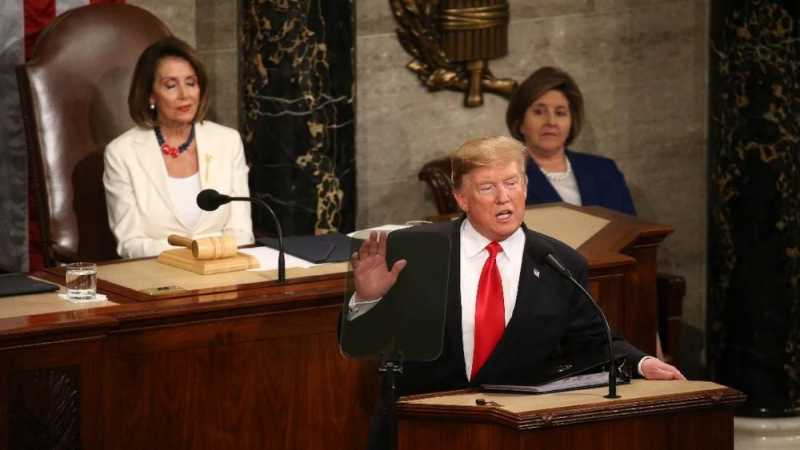 Trump Ingin Tembak Badai dengan Bom Nuklir Trump Ingin Tembak Badai dengan Bom Nuklir