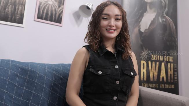 Ditanya soal Kapan Nikah, Begini Jawaban Cerdas Zaskia Gotik Ditanya soal Kapan Nikah, Begini Jawaban Cerdas Zaskia Gotik