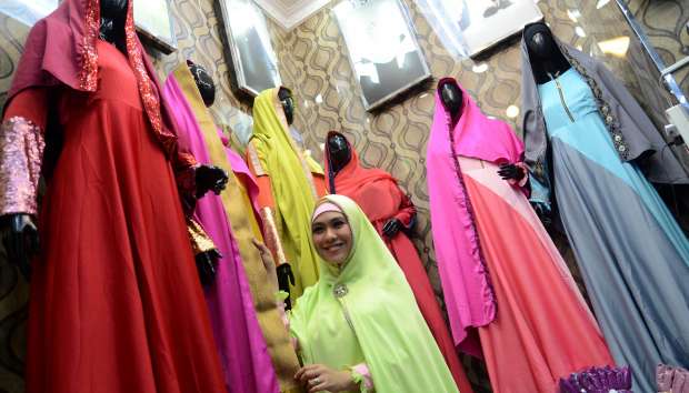 Trik Tampak Langsing saat Kenakan Hijab ala Oki Trik Tampak Langsing saat Kenakan Hijab ala Oki
