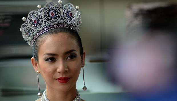 Mantan Putri Indonesia Jualan Kosmetik, Untung Sampai 300 Persen