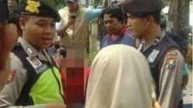 Pamer Burung di Depan Siswi SMA, Slamet Ngaku Digigit Semut Pamer Burung di Depan Siswi SMA, Slamet Ngaku Digigit Semut