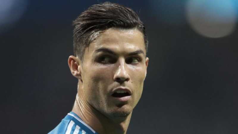 Ronaldo Tak Pilih Messi dalam Voting Pemain Terbaik FIFA Ronaldo Tak Pilih Messi dalam Voting Pemain Terbaik FIFA