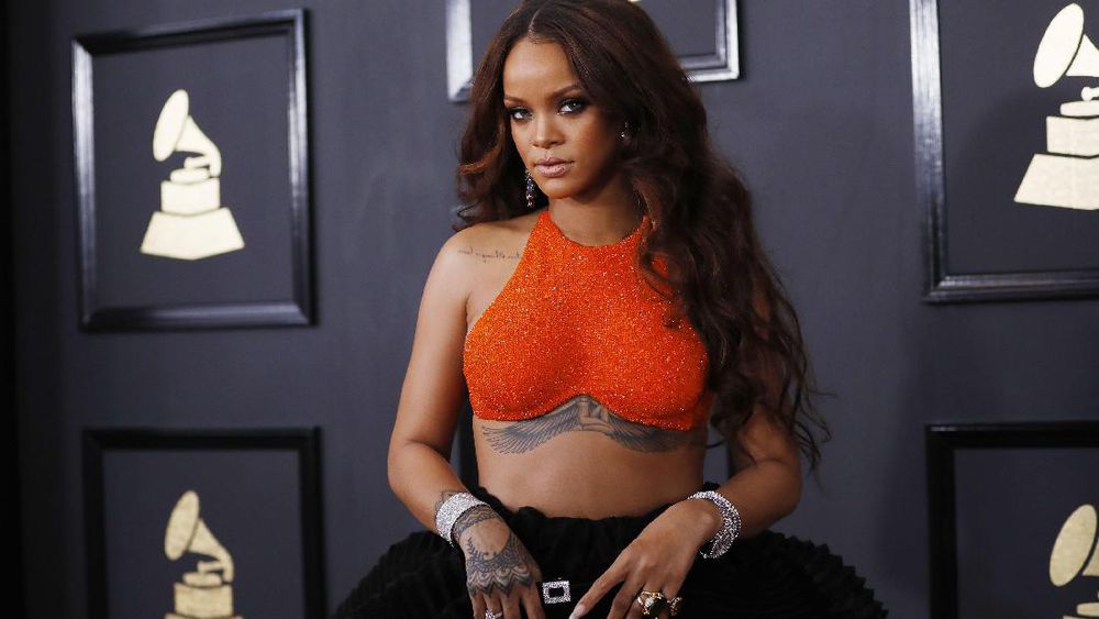 Rihanna Sindir Merk Fesyen yang Eksploitasi Transgender