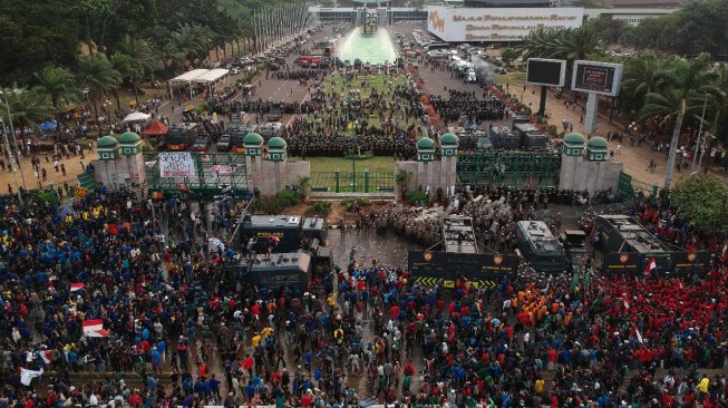 Jokowi Panggil Menristek ke Istana soal Demo Mahasiswa dan Anak STM Rusuh Jokowi Panggil Menristek ke Istana soal Demo Mahasiswa dan Anak STM Rusuh