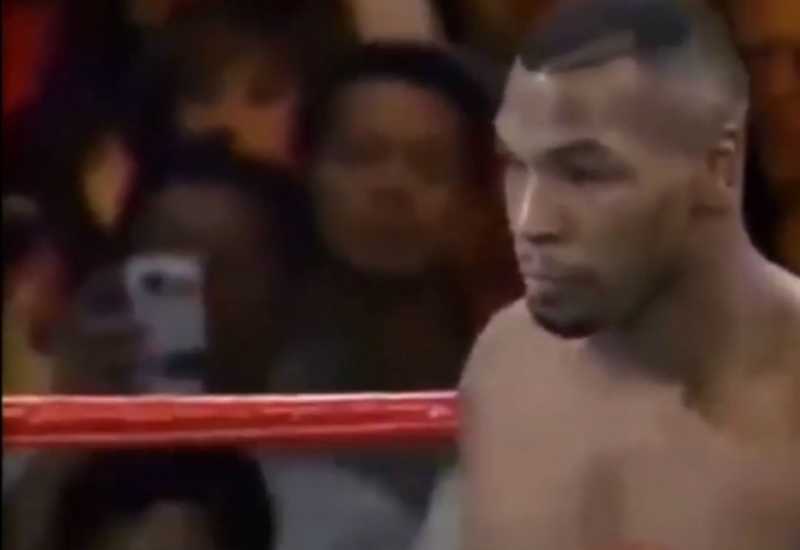 Ada Smartphone di Pertandingan Tinju Mike Tyson Tahun 1995 Ada Smartphone di Pertandingan Tinju Mike Tyson Tahun 1995