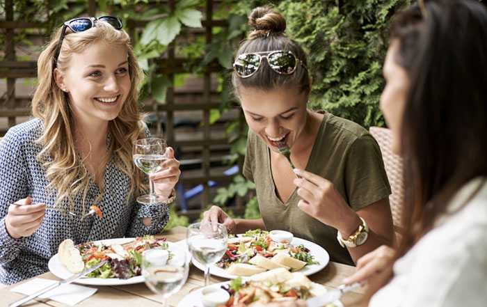 Tips Makan Enak di Restoran Meskipun Sedang Diet!