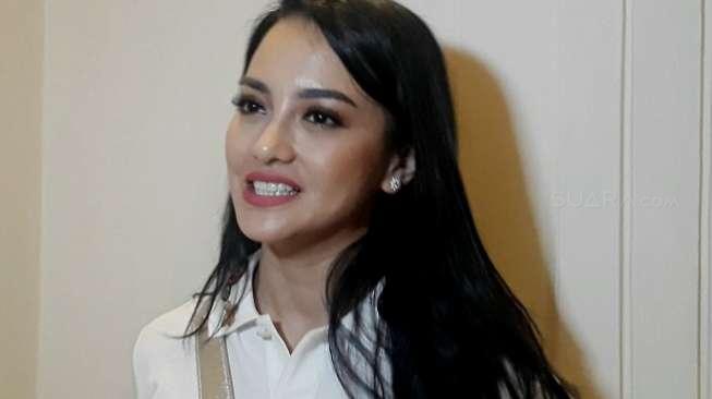 Ririn Ekawati: Aku Lagi Nggak Mau Nangis, Capek... Ririn Ekawati: Aku Lagi Nggak Mau Nangis, Capek...