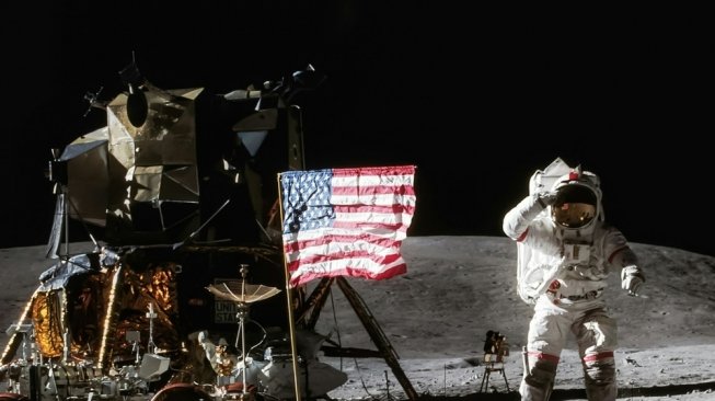 Rekaman Asli Misi Apollo 11 di Bulan Dilelang Seharga Rp 13,96 Triliun Rekaman Asli Misi Apollo 11 di Bulan Dilelang Seharga Rp 13,96 Triliun