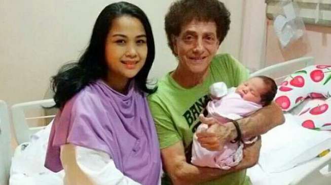 Istri Ahmad Albar Jelaskan Arti Nama Anaknya Istri Ahmad Albar Jelaskan Arti Nama Anaknya