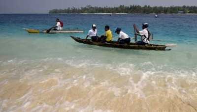 Atraksi Budaya Snap Mor Khas Biak Berlangsung Meriah