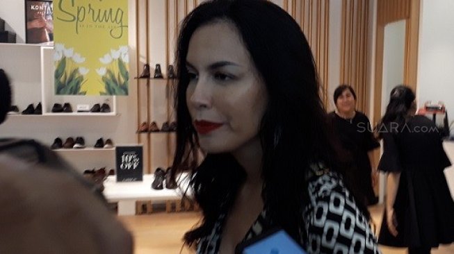 Klarifikasi Sophia Latjuba Dipacari Gading Marten Klarifikasi Sophia Latjuba Dipacari Gading Marten