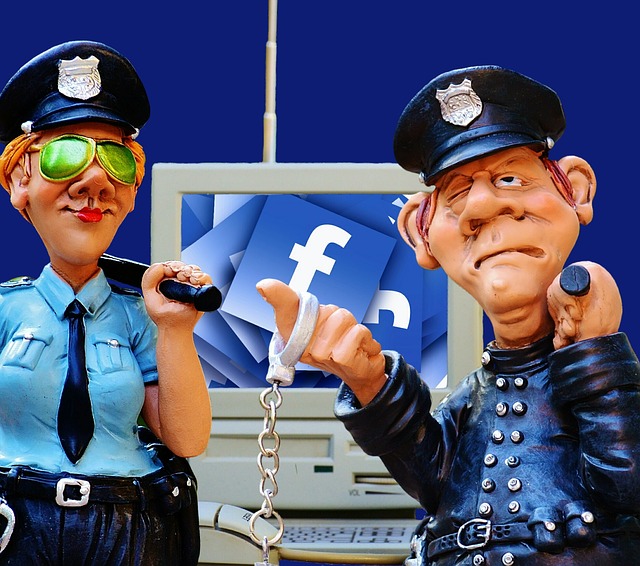 7 Efek Negatif Media Sosial yang Perlu Diwaspadai 7 Efek Negatif Media Sosial yang Perlu Diwaspadai