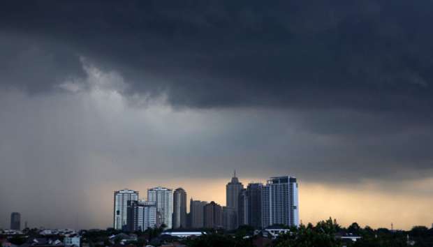 Cuaca Jakarta Cerah di Pagi Hari, Siang Diguyur Hujan