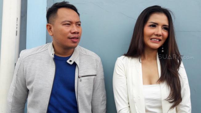 Dalam Sehari, Vicky Prasetyo Kirim Pesan Genit ke 100 Cewek Tak Dikenal
