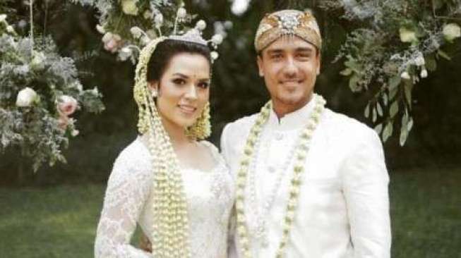 Kicauan #HamishRaisaSatuAtap Ini Bikin Sulit Berhenti Ketawa Kicauan #HamishRaisaSatuAtap Ini Bikin Sulit Berhenti Ketawa