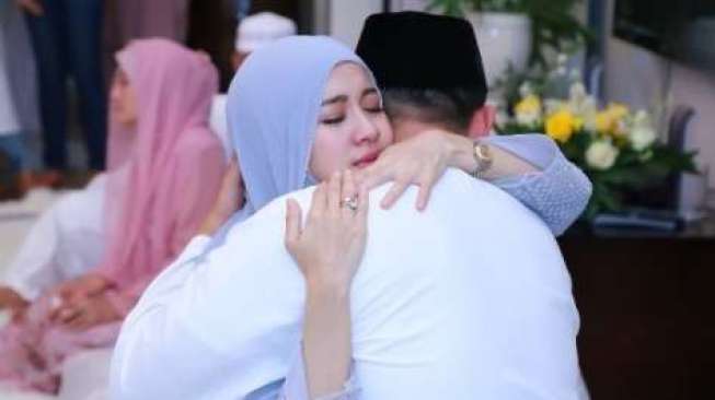 Serunya Laudya C Bella Gelar Pesta Lajang Jelang Menikah Serunya Laudya C Bella Gelar Pesta Lajang Jelang Menikah