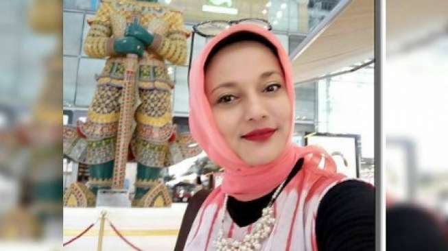 Seminggu di Thailand, Marissa Haque Kejar Gelar Professor Seminggu di Thailand, Marissa Haque Kejar Gelar Professor