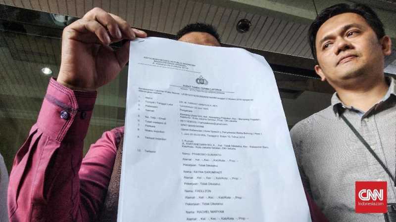 Farhat Abbas Diperiksa Enam Jam Soal Medsos Hotman Paris Farhat Abbas Diperiksa Enam Jam Soal Medsos Hotman Paris