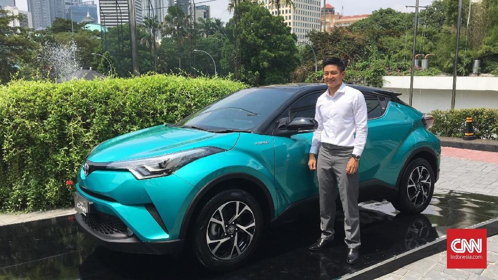 Mantan Pembalap F1 Indonesia Beli C-HR Hybrid, Dibayar Kontan