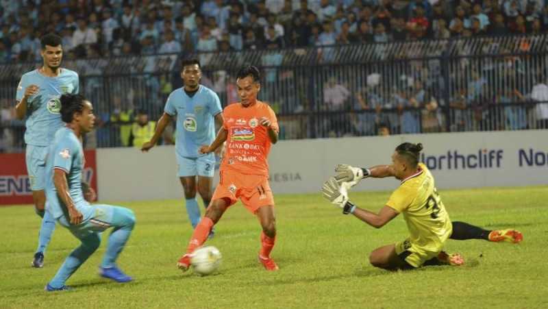 Berlangsung 117 Menit, Persela vs Borneo Berujung Kontroversi Berlangsung 117 Menit, Persela vs Borneo Berujung Kontroversi