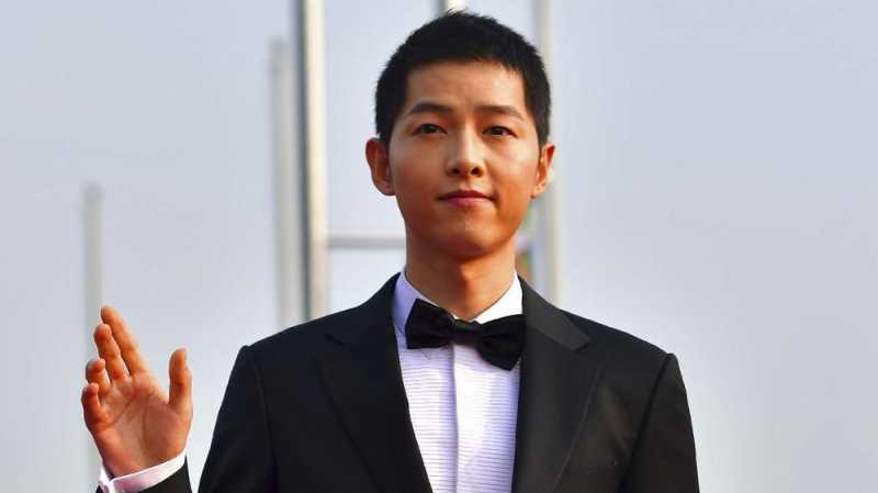 Song Joong Ki Syuting Film Baru Usai Gugat Cerai Hye Kyo Song Joong Ki Syuting Film Baru Usai Gugat Cerai Hye Kyo