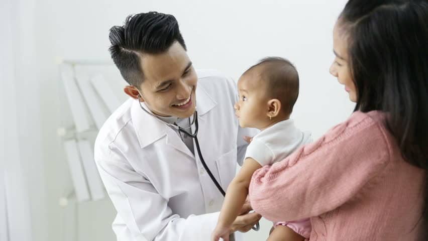5 Tips Memilih Dokter Anak yang Tepat