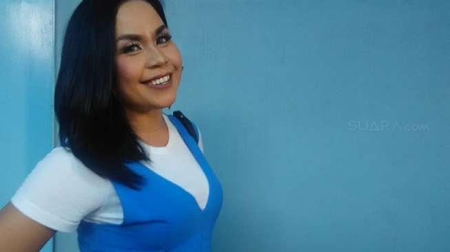 Melaney Ricardo Kenang Berburu Pesepak Bola bareng Jupe Melaney Ricardo Kenang Berburu Pesepak Bola bareng Jupe