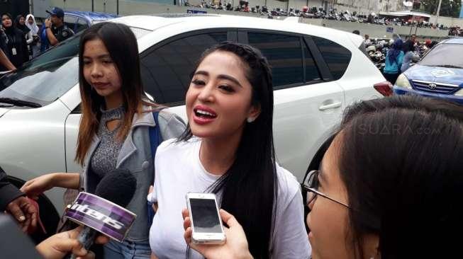 Ini Dia Petugas TransJakarta yang Polisikan Dewi Perssik Ini Dia Petugas TransJakarta yang Polisikan Dewi Perssik