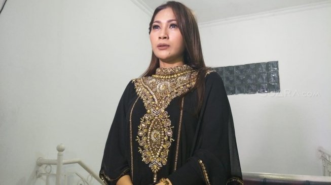 Ditanya soal Perceraian dengan Mehdi Zati, Begini Reaksi Tata Janeeta Ditanya soal Perceraian dengan Mehdi Zati, Begini Reaksi Tata Janeeta