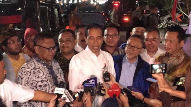 Jokowi ke Pemilik Mal: Sepatu Buccheri Saya Cuma Rp 415 Ribu