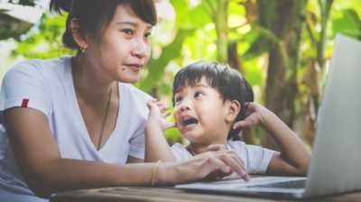 4 Gaya Hidup Orang Tua yang Punya Dampak Buruk bagi Anak