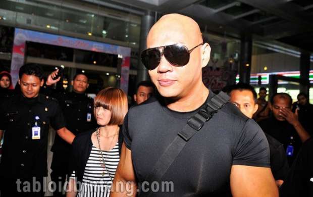 Datang ke Pernikahan Mantan Istri, Deddy Corbuzier Dipuji Netizen Datang ke Pernikahan Mantan Istri, Deddy Corbuzier Dipuji Netizen