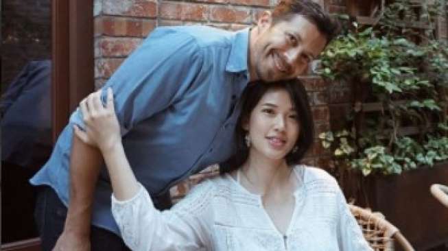 Pica Priscilla Umbar Foto Ciuman dengan Suami, Baim Wong Cemburu