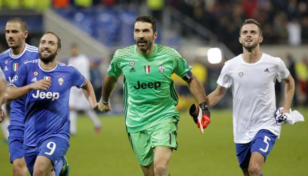 Buffon Incar Rekor Pemain Tertua yang Bisa Juara Liga Champions Buffon Incar Rekor Pemain Tertua yang Bisa Juara Liga Champions
