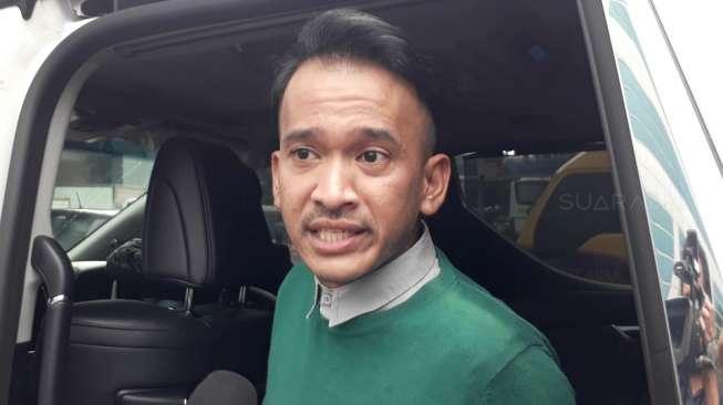 Istri Dituduh Pamer iPhone X, Ruben Onsu Belum Mau Lapor Polisi