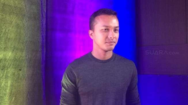 Nicholas Saputra Selalu Jadi Magnet Perempuan, Ini Rahasianya Nicholas Saputra Selalu Jadi Magnet Perempuan, Ini Rahasianya