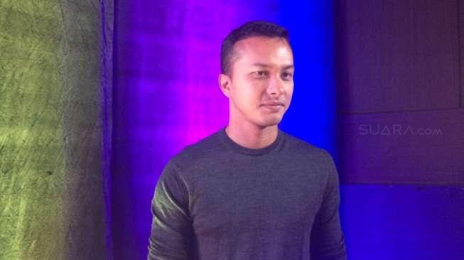 Nicholas Saputra Selalu Jadi Magnet Perempuan, Ini Rahasianya