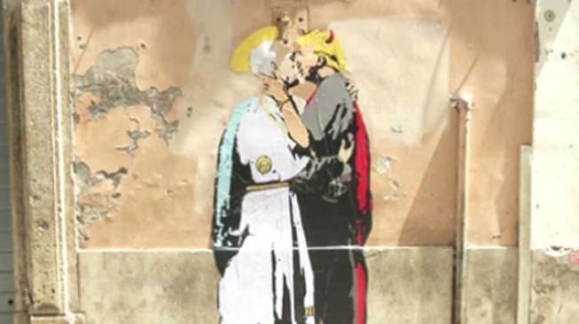 Mural Paus Fransiskus Cium Donald Trump Hebohkan Roma