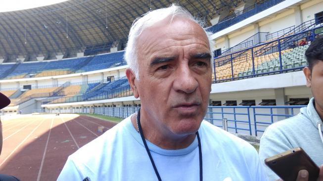 Liga 1 Dihentikan Sementara, Persib Tak Ingin Liburkan Pemainnya Liga 1 Dihentikan Sementara, Persib Tak Ingin Liburkan Pemainnya