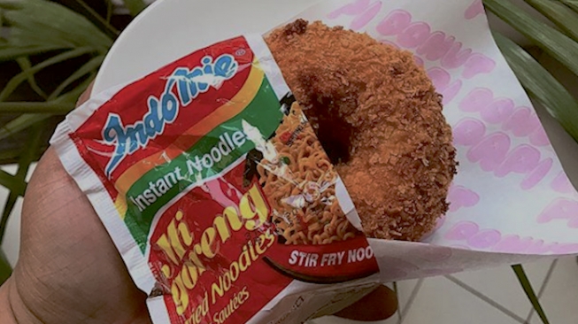 Penasaran Donat Indomie Goreng, Ini Resepnya Penasaran Donat Indomie Goreng, Ini Resepnya
