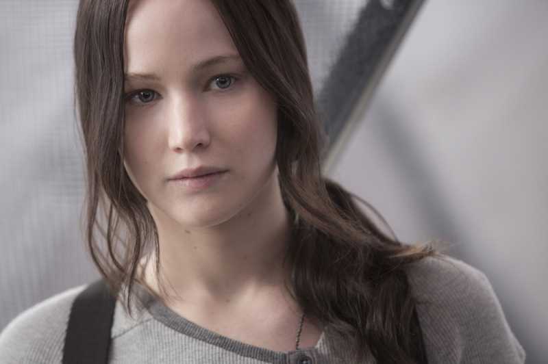 Jennifer Lawrence Bahas Hubungan Beda Usia 21 Tahun 