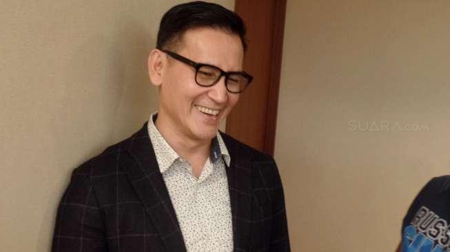 Resmi Bercerai, Marcellino dan Dewi Makin Kompak Urus Buah Hati Resmi Bercerai, Marcellino dan Dewi Makin Kompak Urus Buah Hati