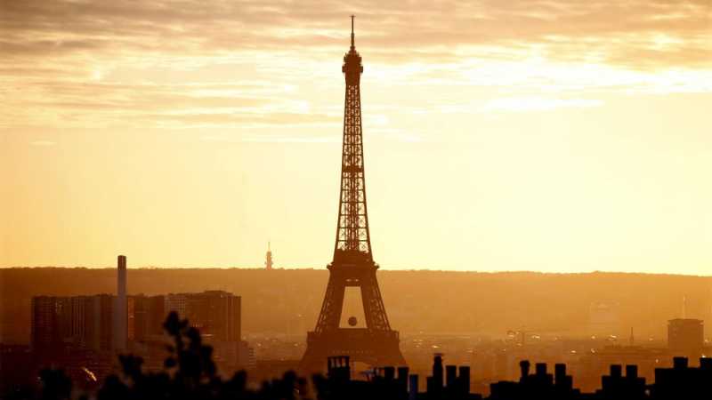 Deretan Menara Kembaran Eiffel di Penjuru Dunia Deretan Menara Kembaran Eiffel di Penjuru Dunia